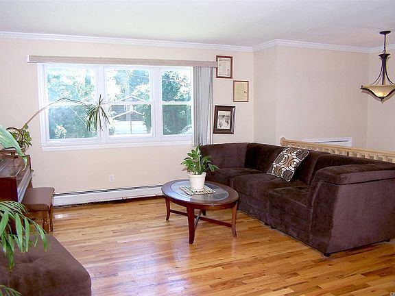 3rd image of 1 Evergreen Ave