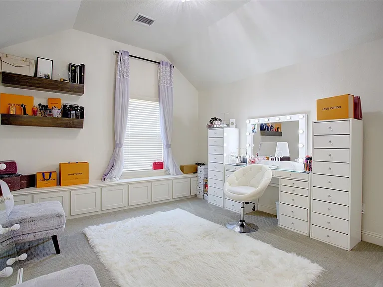 214 Heatherstone Dr — Photo 24