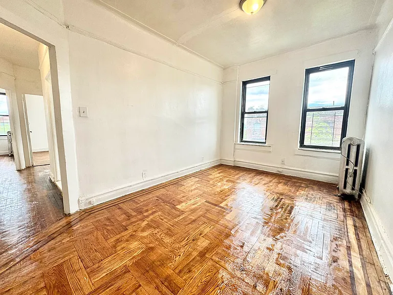 679 48th St #4B — Photo 7