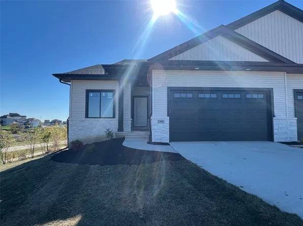 1301 Berkshire Ln, Northliberty, IA 52317