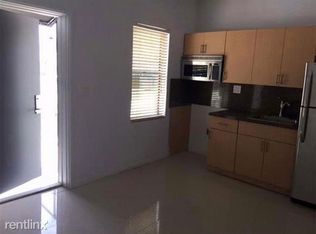 2525 NE 192nd St, Miami, FL 33180