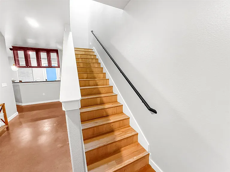 2216 Chenevert St #4 — Photo 10