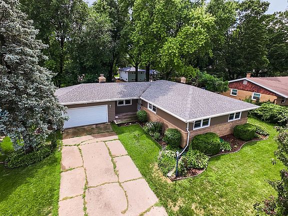 2nd image of 216 Fairmont Dr