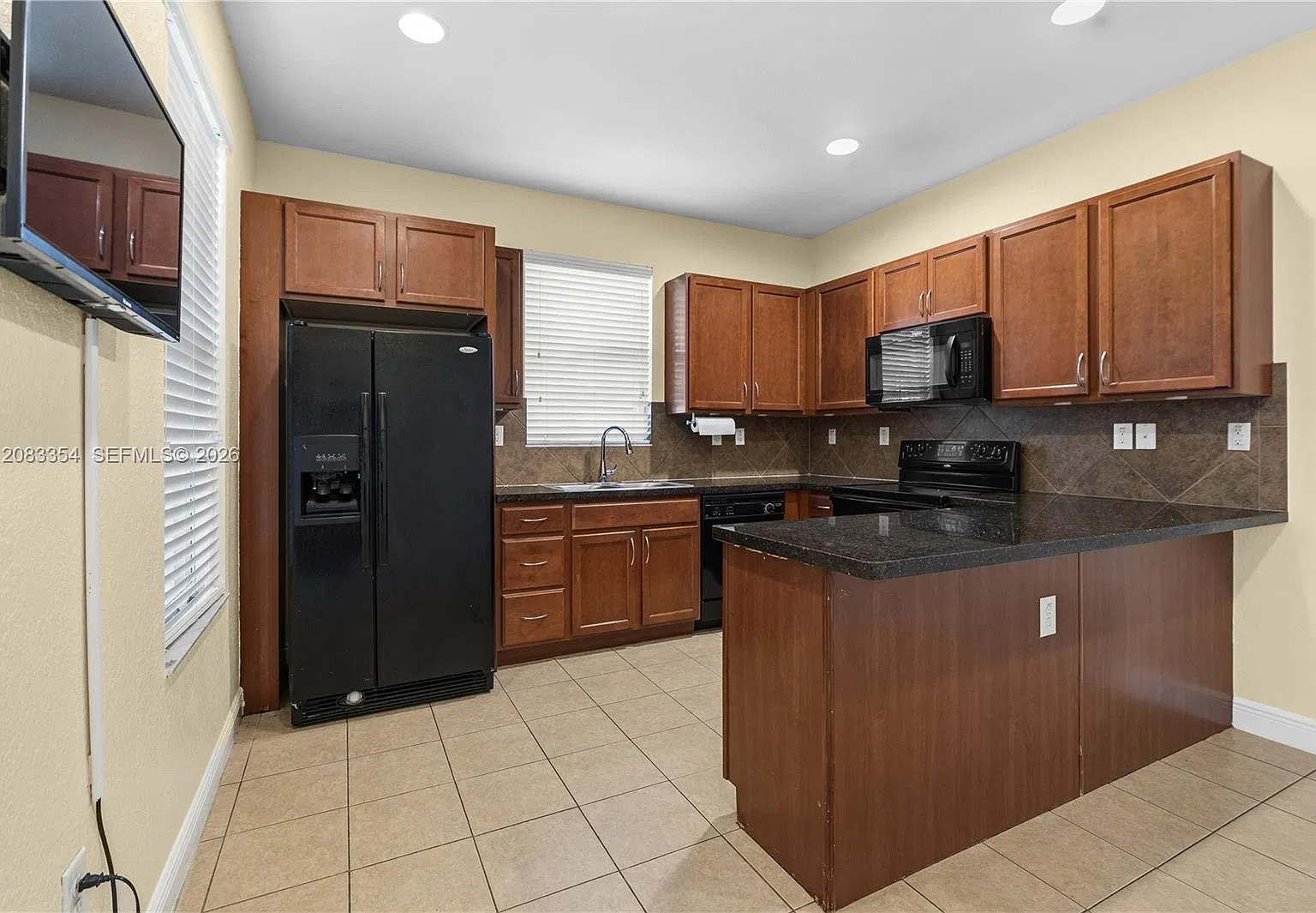 3 bed, 2.5 bath, 1660 sqft, $3,150 — Photo 1