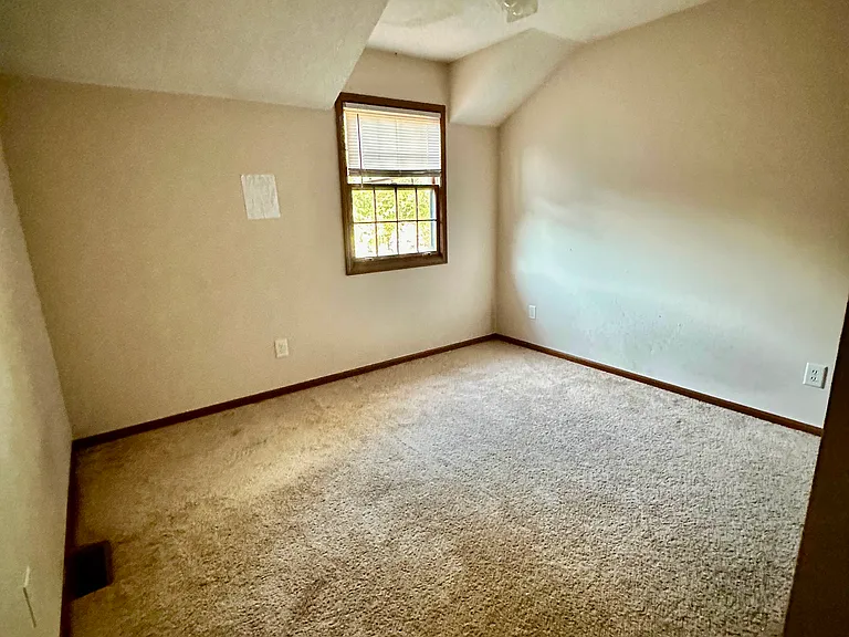 2768 Sweetbriar Ct — Photo 8