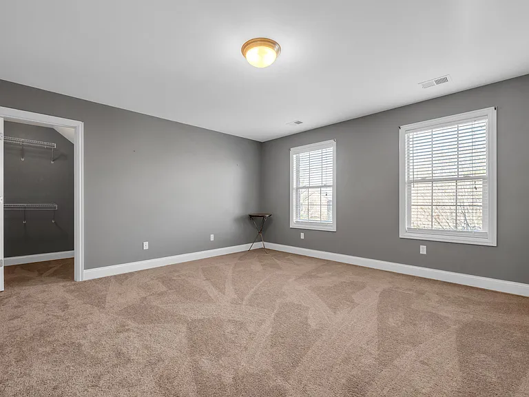 2185 Roswell Dr — Photo 10