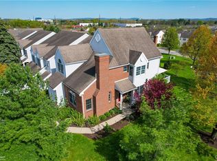 7976 Cross Creek Cir, Breinigsville, PA 18031