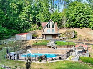 832 Cliffs Edge Rd, East Bernstadt, KY 40729