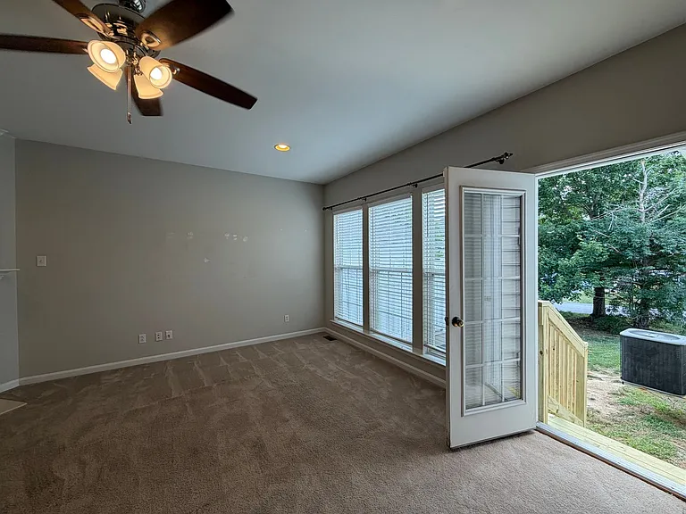 1108 Harding Dr — Photo 11