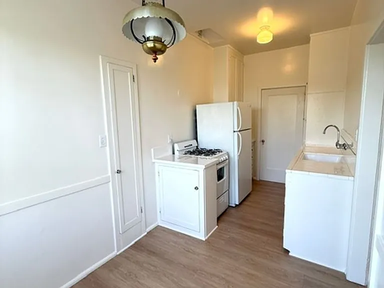 Fair Oaks Apts — Photo 21