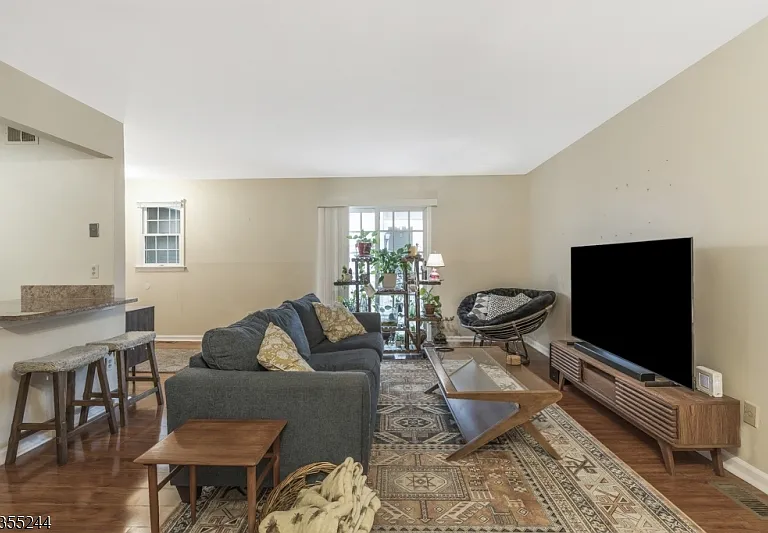 105 Alexandria Way — Photo 12