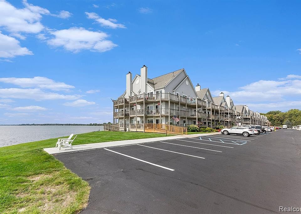 37530 Jefferson Ave APT 201, Harrison Township, MI 48045 Zillow