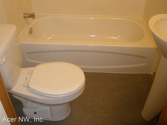 4th image of 815 NW 62nd St APT 106