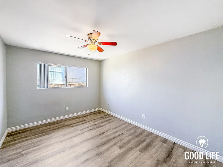 3BD/1BA Home in Lakeside with In-Unit Laundry & Built-In Closets — Photo 9