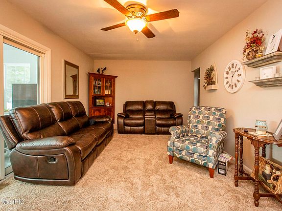 4th image of 1417 Isaac McCoy Dr