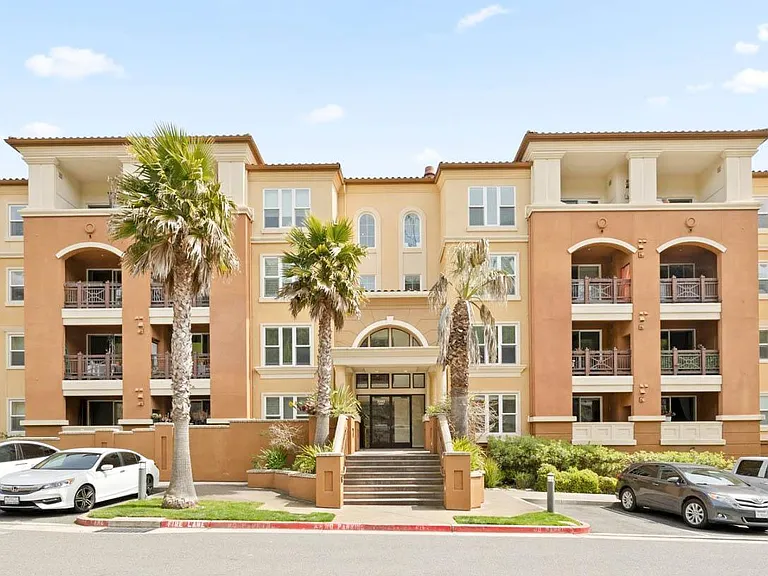 2250 Gellert Blvd #2307 — Photo 31
