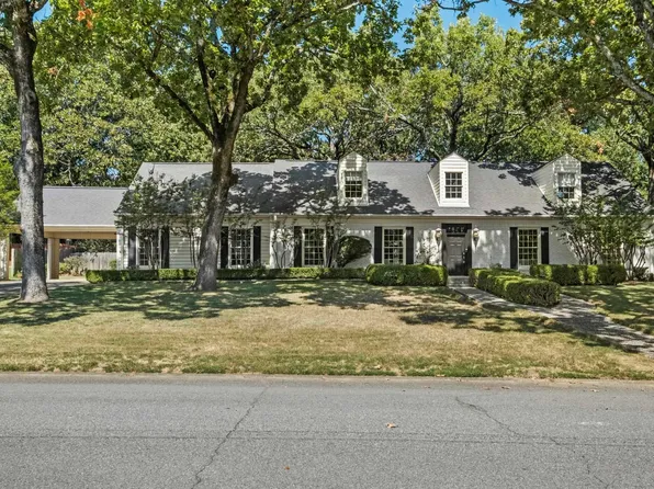 2905 Justin Matthews Dr, N Little Rock, AR 72116