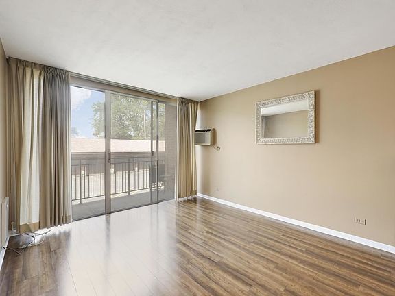 2nd image of 197 W Armitage Ave APT 103