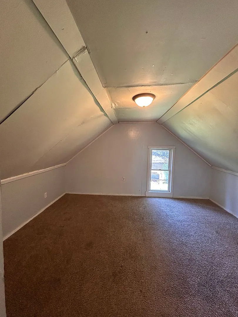 812 Huestis Ave — Photo 4