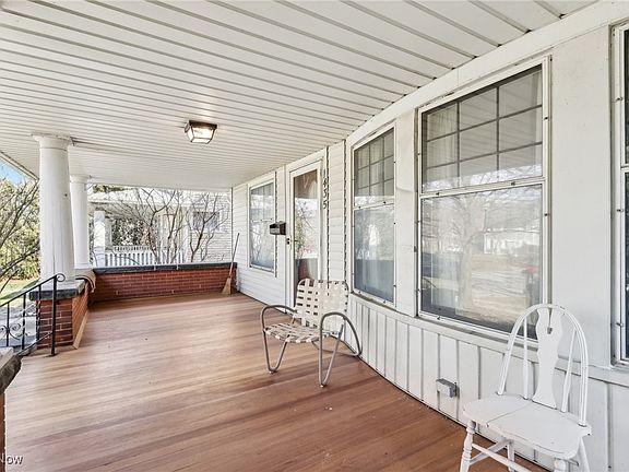 3rd image of 1435 W Clifton Blvd