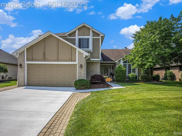 16096 Violet Dr, Macomb, MI 48042