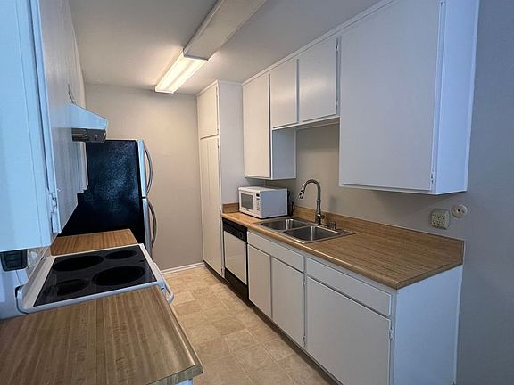 2nd image of 8520 Via Mallorca Unit D