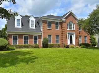 8416 Westpointe Dr, Fairfax Station, VA 22039