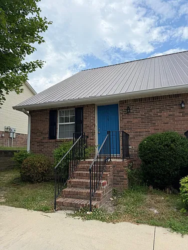 1119 Village Ct NE Photo 1