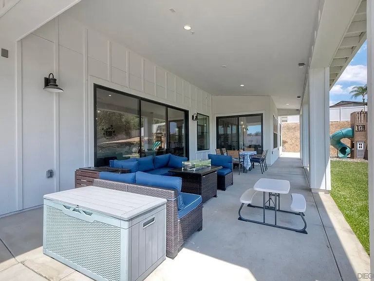 655 Hamilton Ln — Photo 31