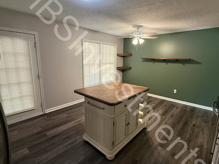 119 E Highland Ct — Photo 22