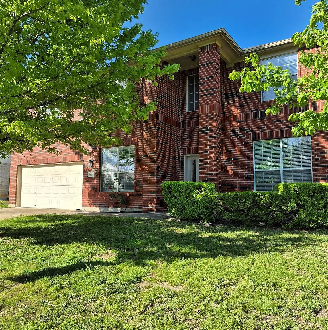 6 bed, 4.5 bath, 3726 sqft, $3,295 — Photo 1