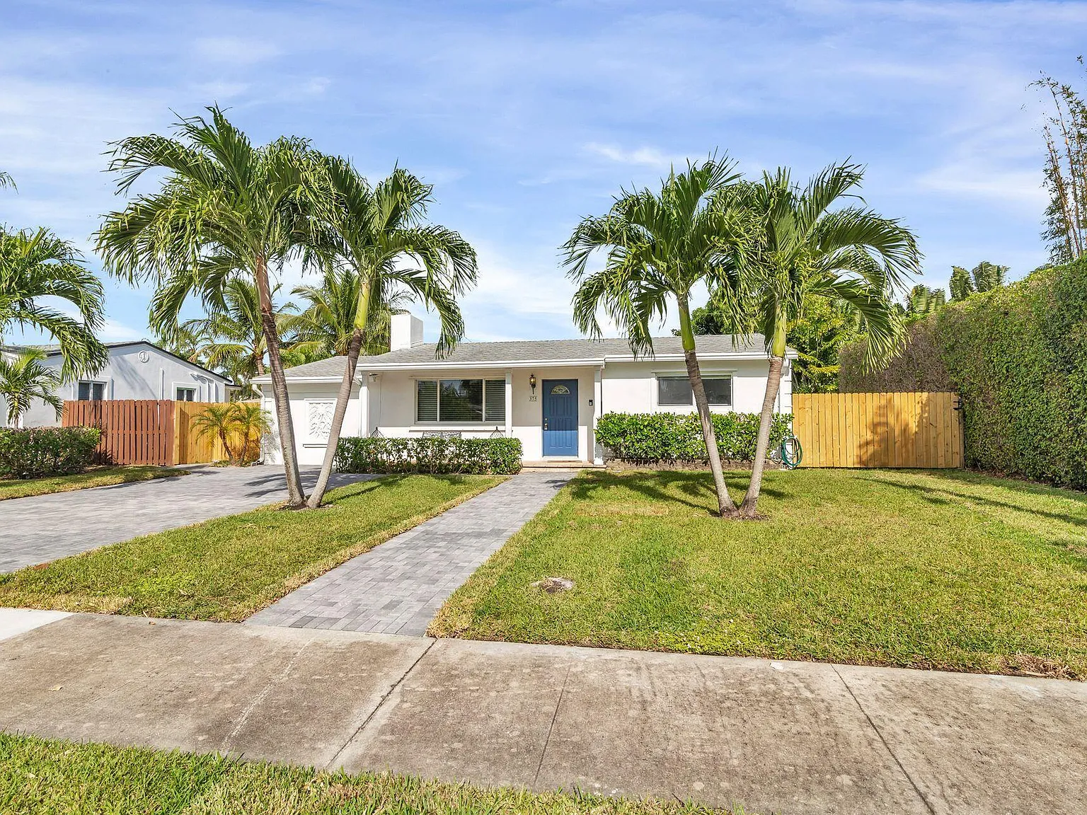 3 bed, 2.0 bath, 1321 sqft, $7,000 — Photo 2
