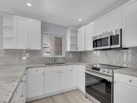 3rd image of 10006 NW 129th Ter