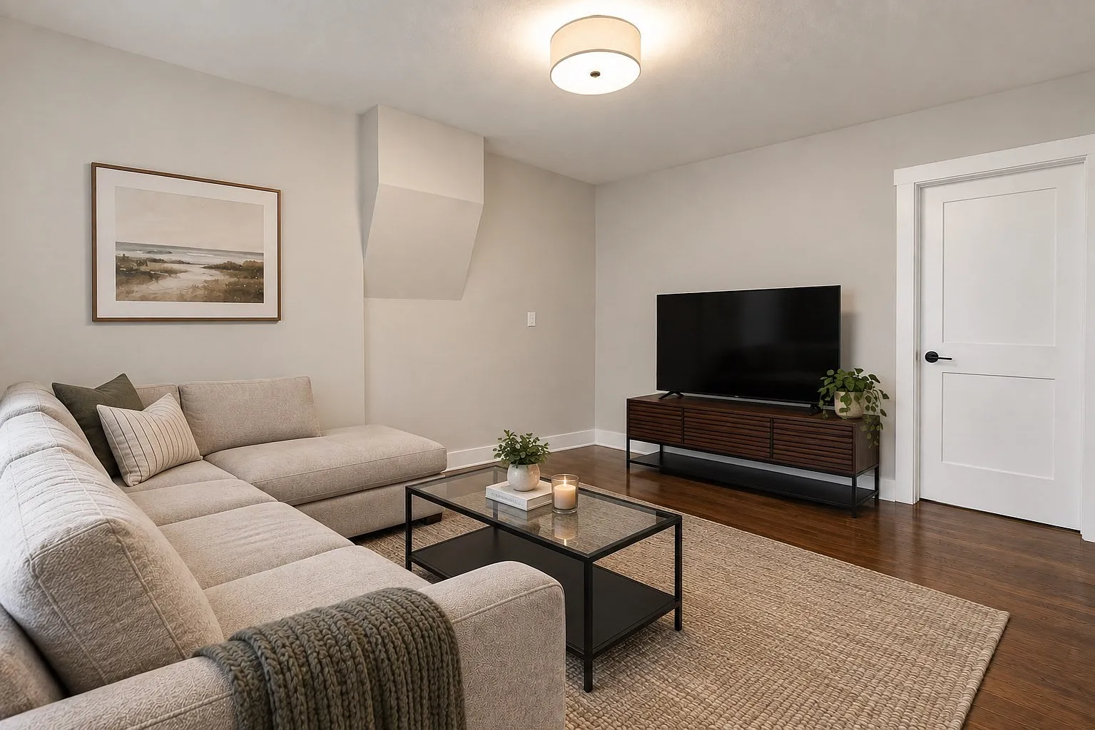 3 bed, 2.0 bath, 1000 sqft, $5,200 — Photo 2