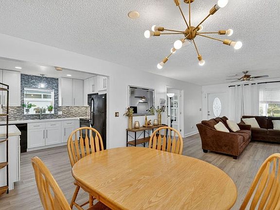 4th image of 554 NW 46th St