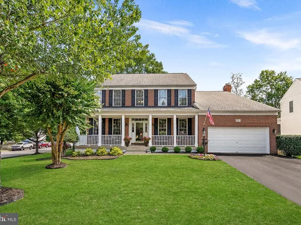 821 Anthony Ct SE, Leesburg, VA 20175