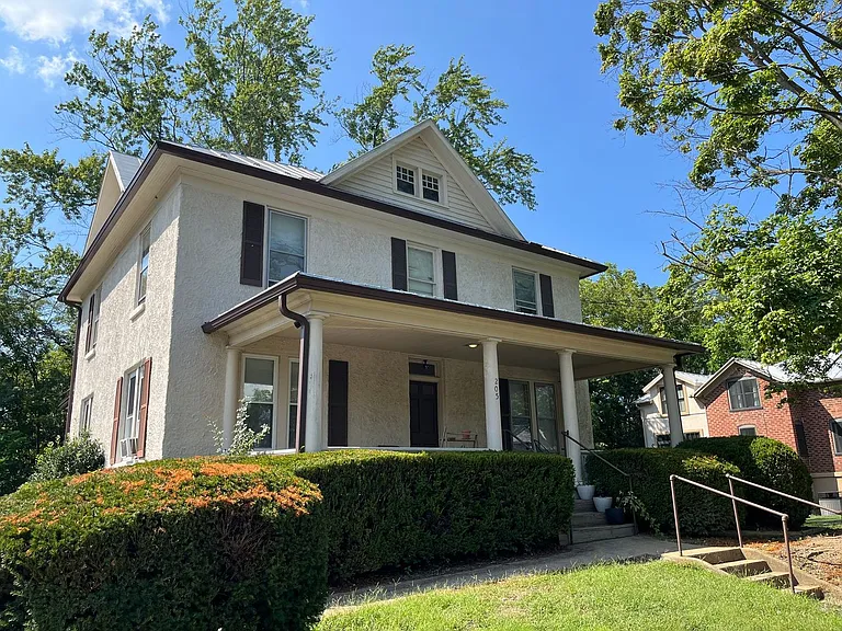 205 S Willow St #B — Photo 1
