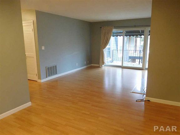 3rd image of 4900 N Knoxville Ave APT 110A