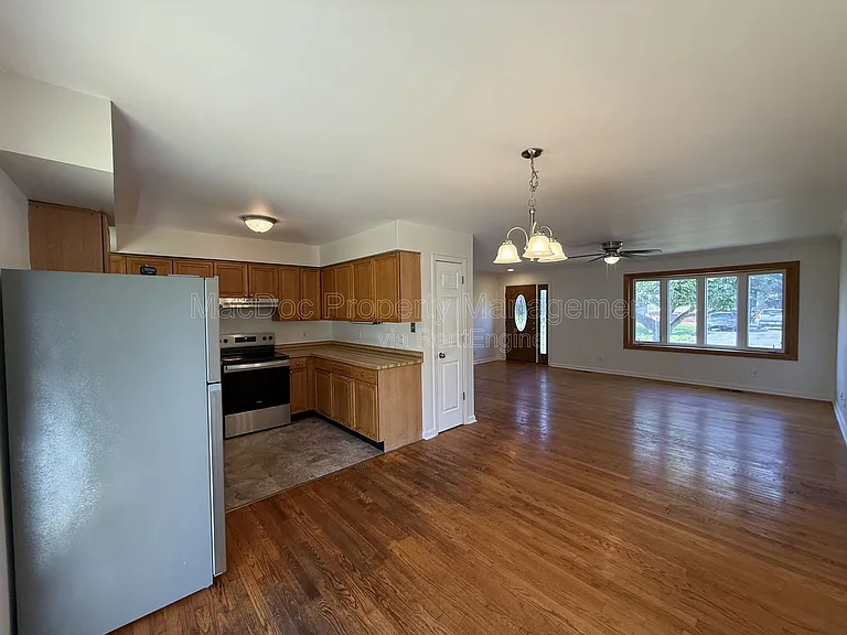 1225 Dewberry Dr — Photo 7