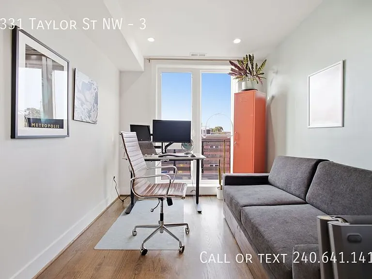 1331 Taylor St NW #3 — Photo 24