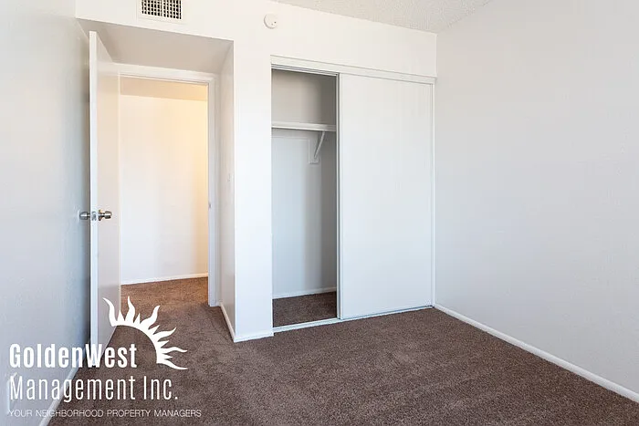 4434 W Sunnyslope Ln — Photo 11