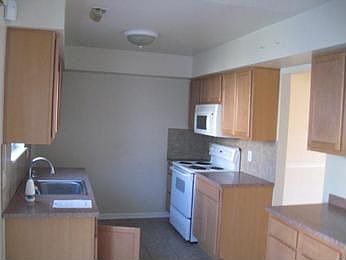 2nd image of 1217 Warwick Dr