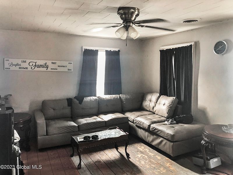 4th image of 30 Cedar Street