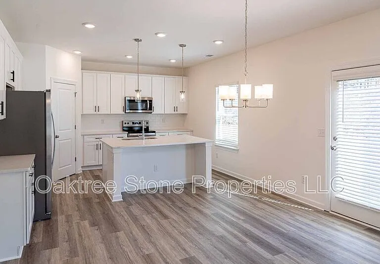3348 Pepperpike Ct — Photo 5