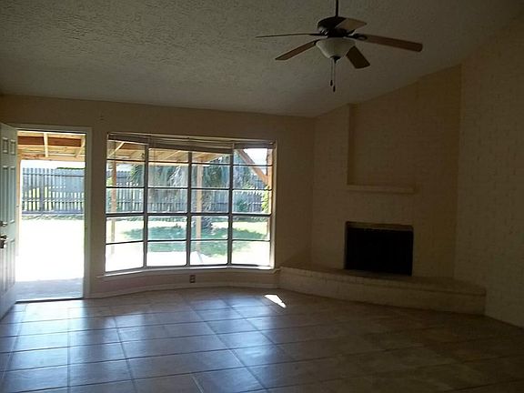 2nd image of 10823 Mackenzie Dr