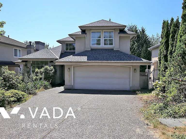 1572 Salal Cres — Photo 1