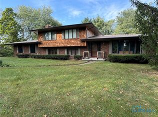 3303 Herr Rd, Sylvania, OH 43560