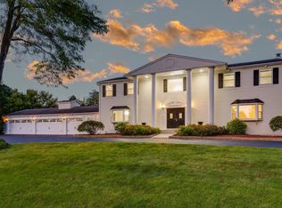 34757 N Oak Knoll Cir E, Gurnee, IL 60031