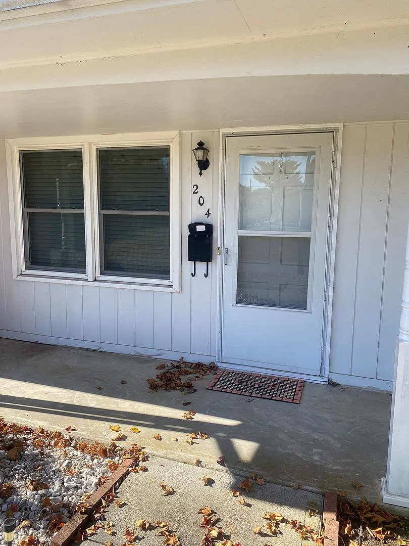 Radford, 2 BR / 1 BA Available — Photo 1