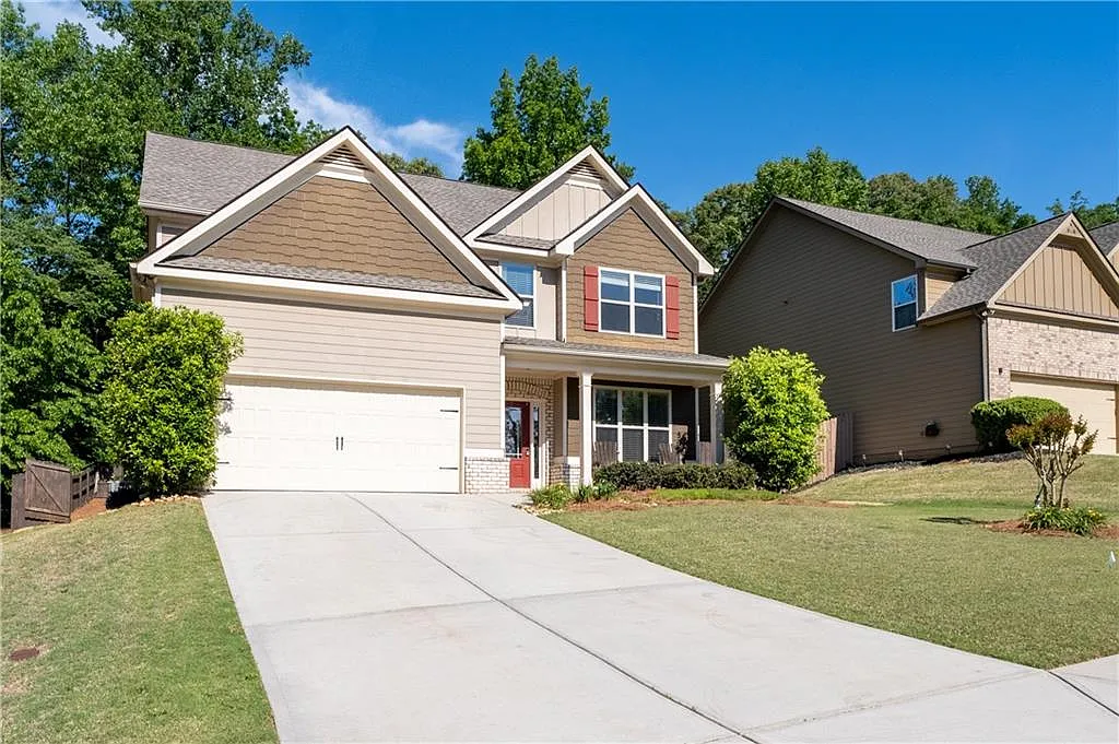 4 bed, 2.5 bath, 2686 sqft, $2,600 — Photo 3